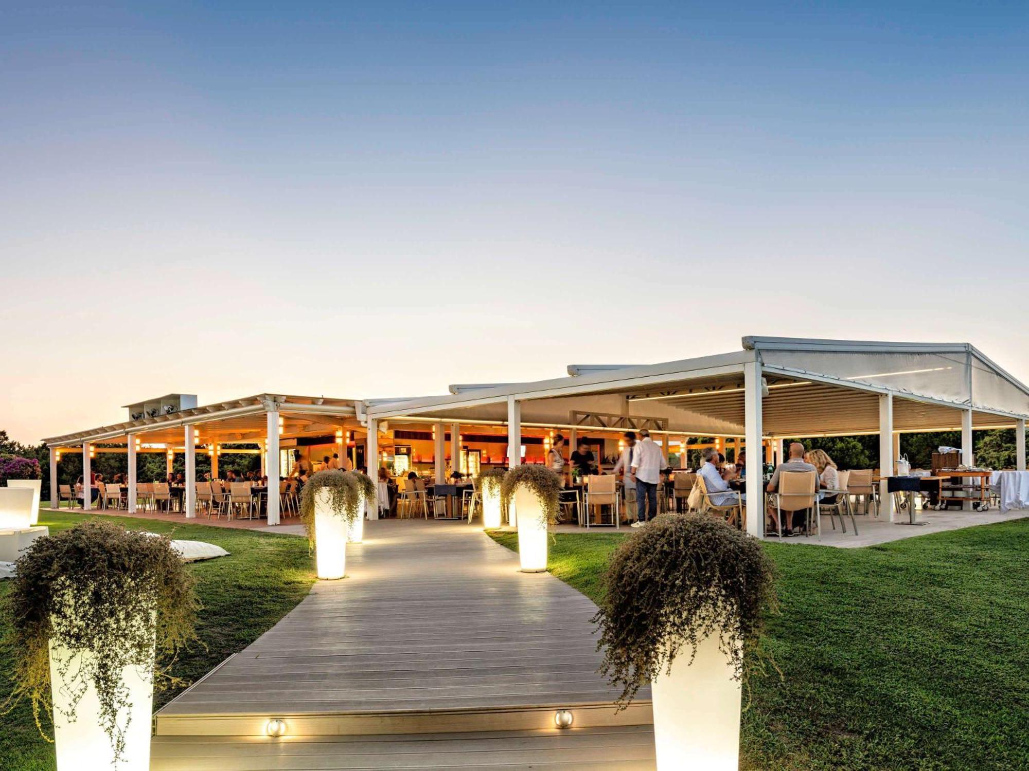 Hotel Pullman Timi Ama Sardegna Villasimius Esterno foto